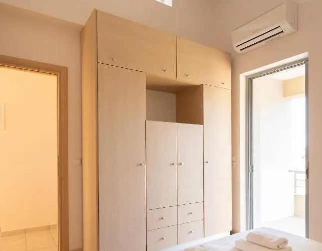 Galini Residences * モネンバシア