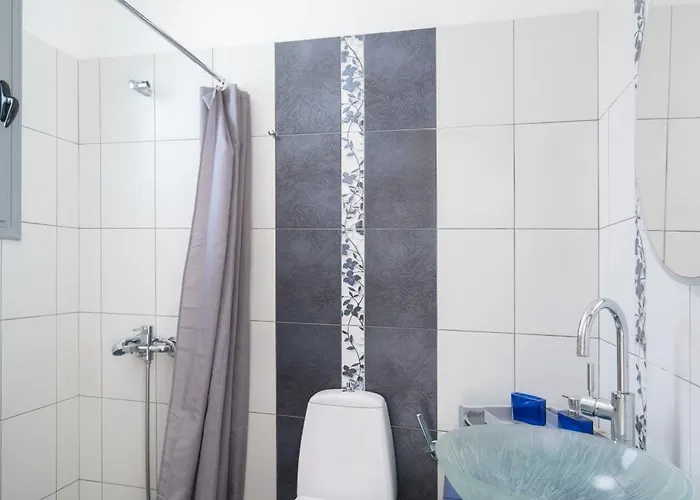 別荘 Galini Residences モネンバシア